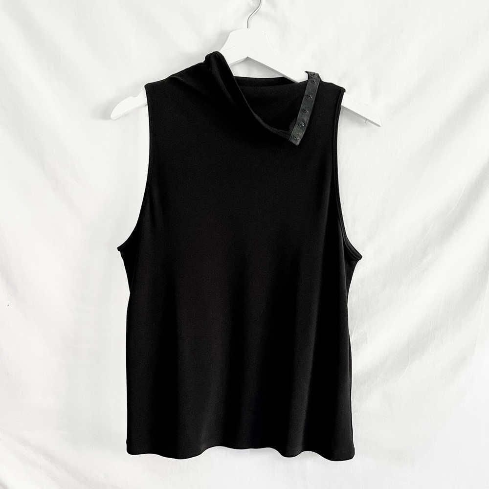VINTAGE DKNY BLACK SLEEVELESS TOP — NECK DETAILS — LARGE